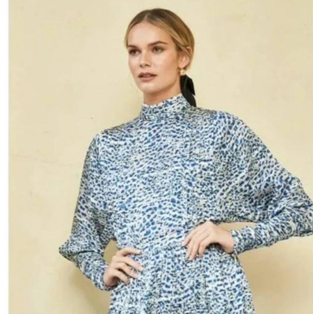 Hunter Bell Isabel Pleated Mockneck Rouched Zip Sleeves Jacquard Cheetah Animal — image 3 of 8